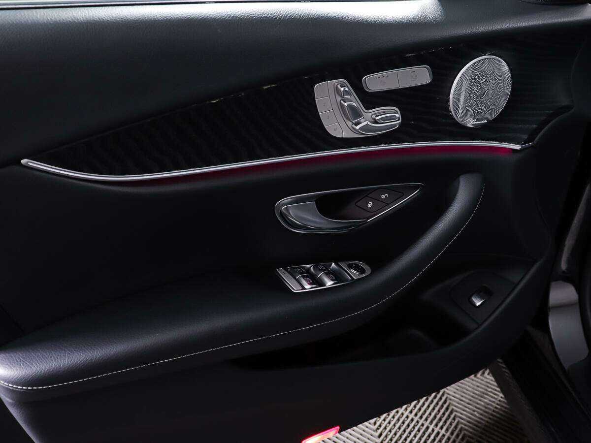 Mercedes-Benz E-Класс 2016 года с пробегом. Фото: #16