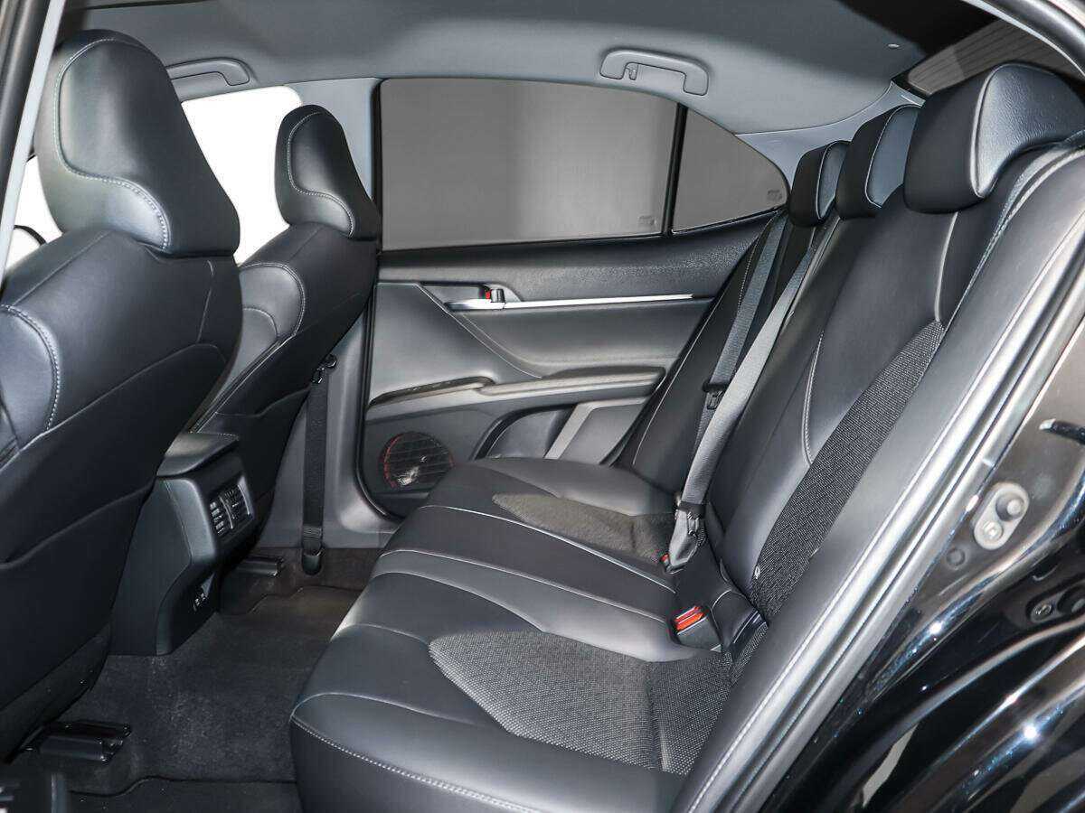 Toyota Camry 2022 года с пробегом. Фото: #8