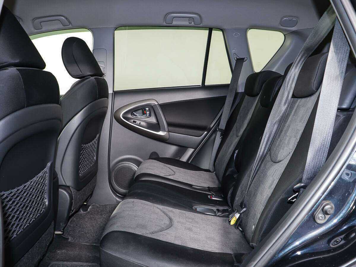 Toyota RAV4 2011 года с пробегом. Фото: #9