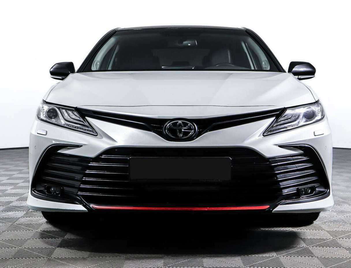 Toyota Camry 2021 года с пробегом. Фото: #1