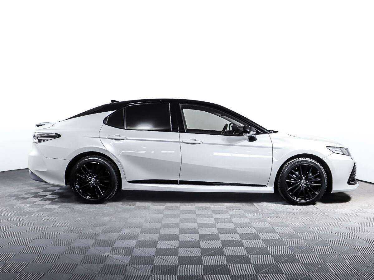 Toyota Camry 2021 года с пробегом. Фото: #3