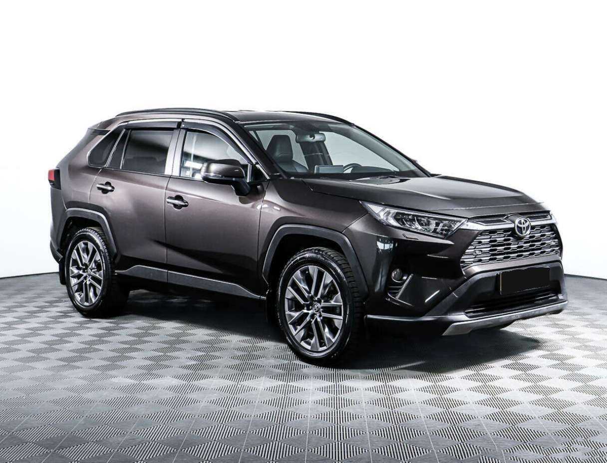 Toyota RAV4 2019 года с пробегом. Фото: #2