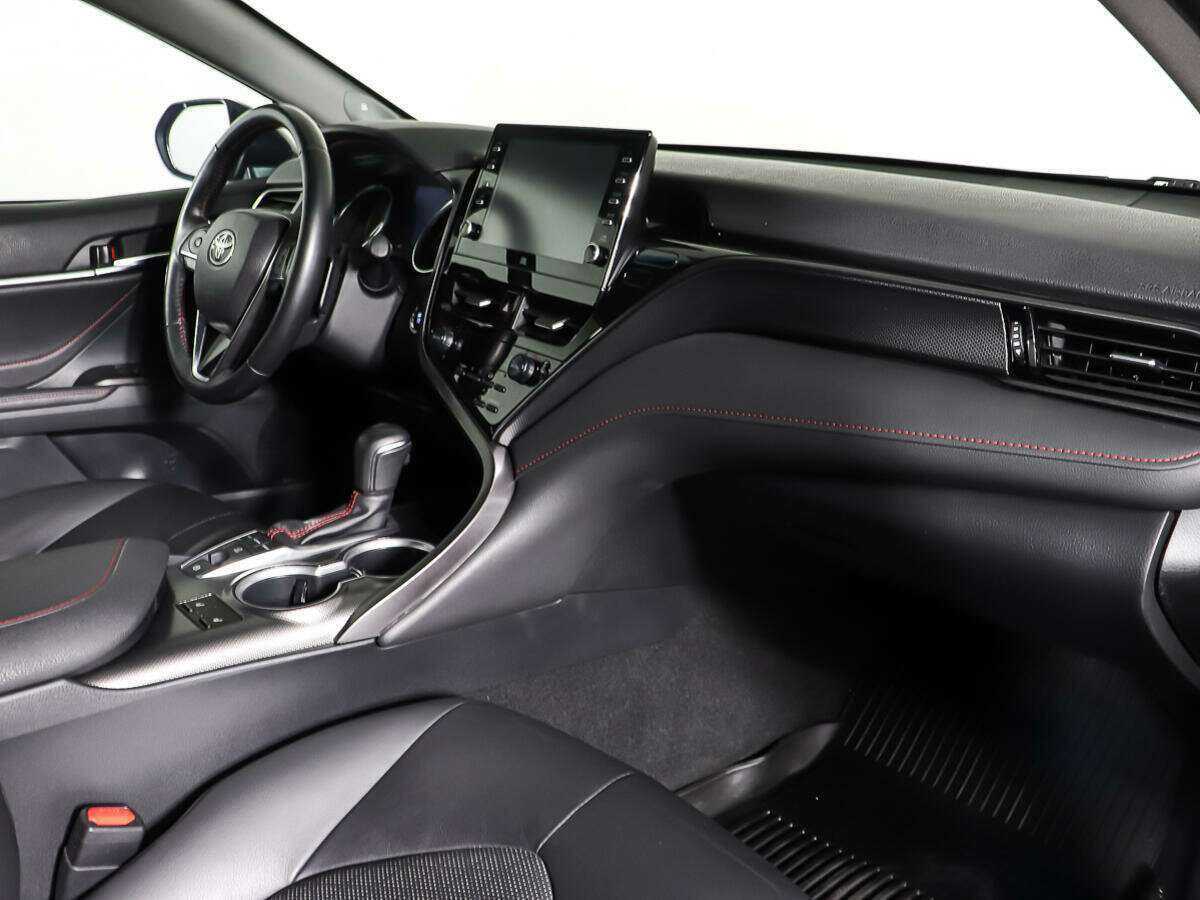 Toyota Camry 2021 года с пробегом. Фото: #8
