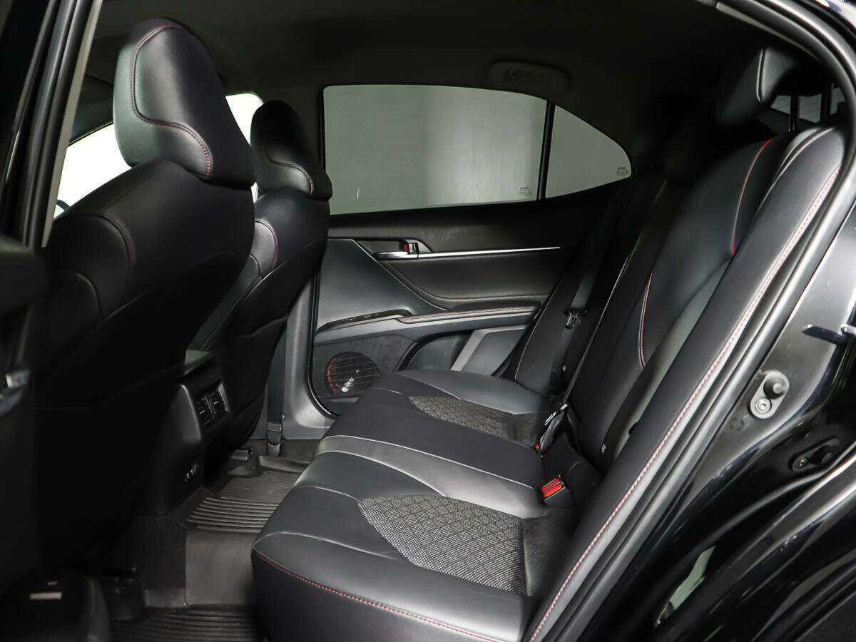 Toyota Camry 2021 года с пробегом. Фото: #9