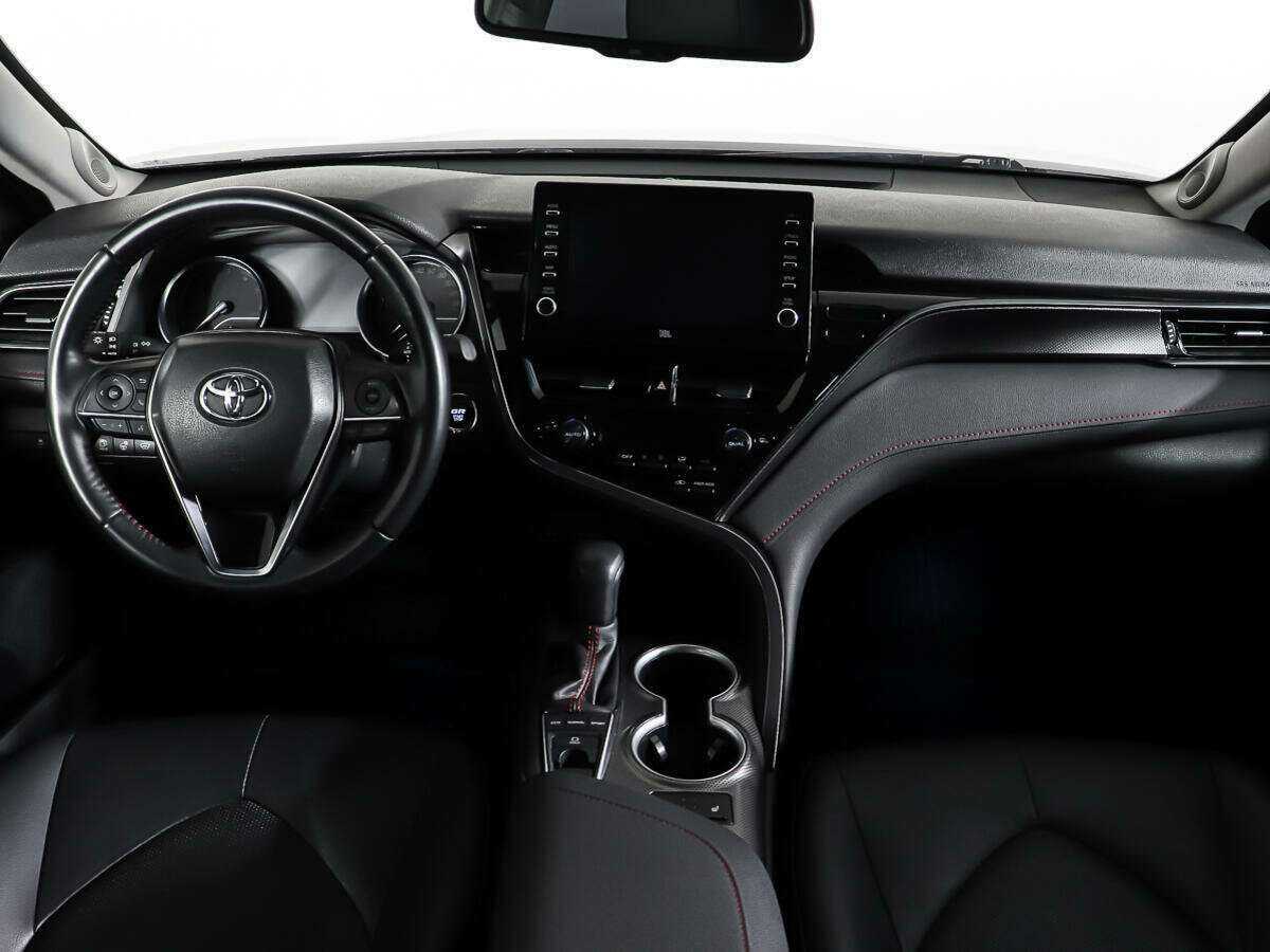 Toyota Camry 2021 года с пробегом. Фото: #10