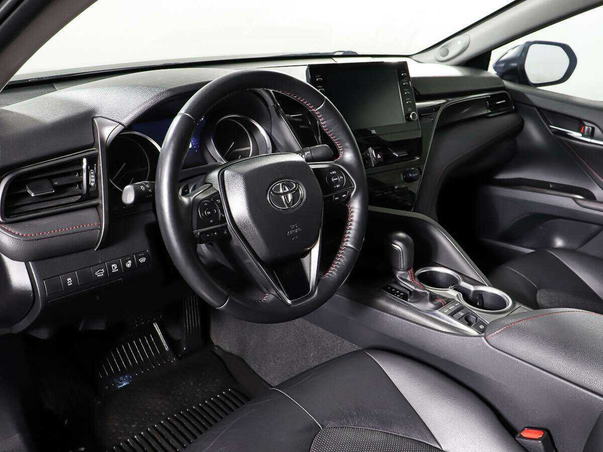 Toyota Camry 2021 года с пробегом. Фото: #12