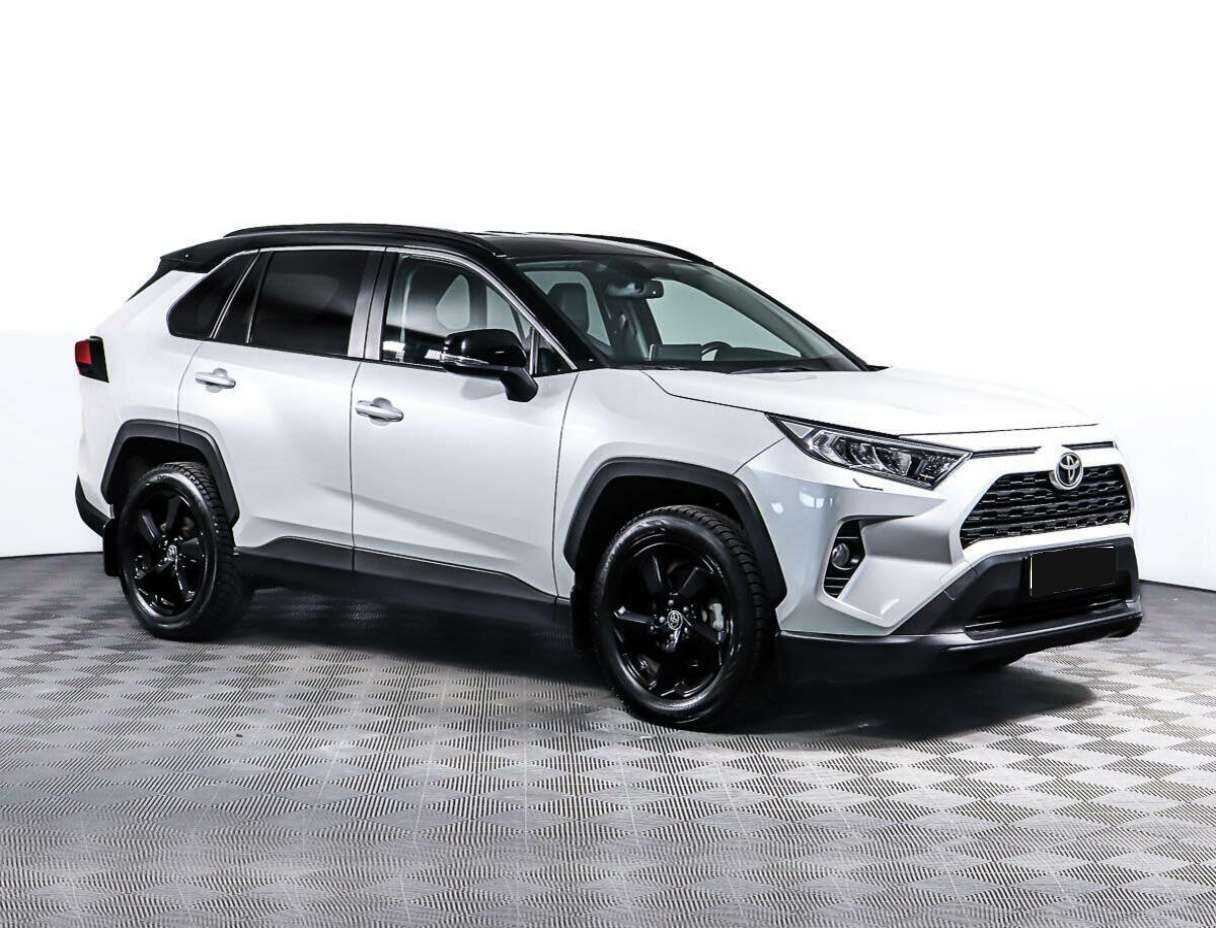 Toyota RAV4 2021 года с пробегом. Фото: #2