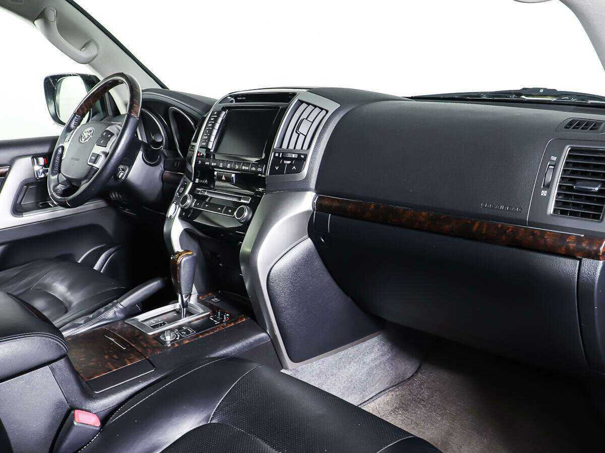 Toyota Land Cruiser 2012 года с пробегом. Фото: #7