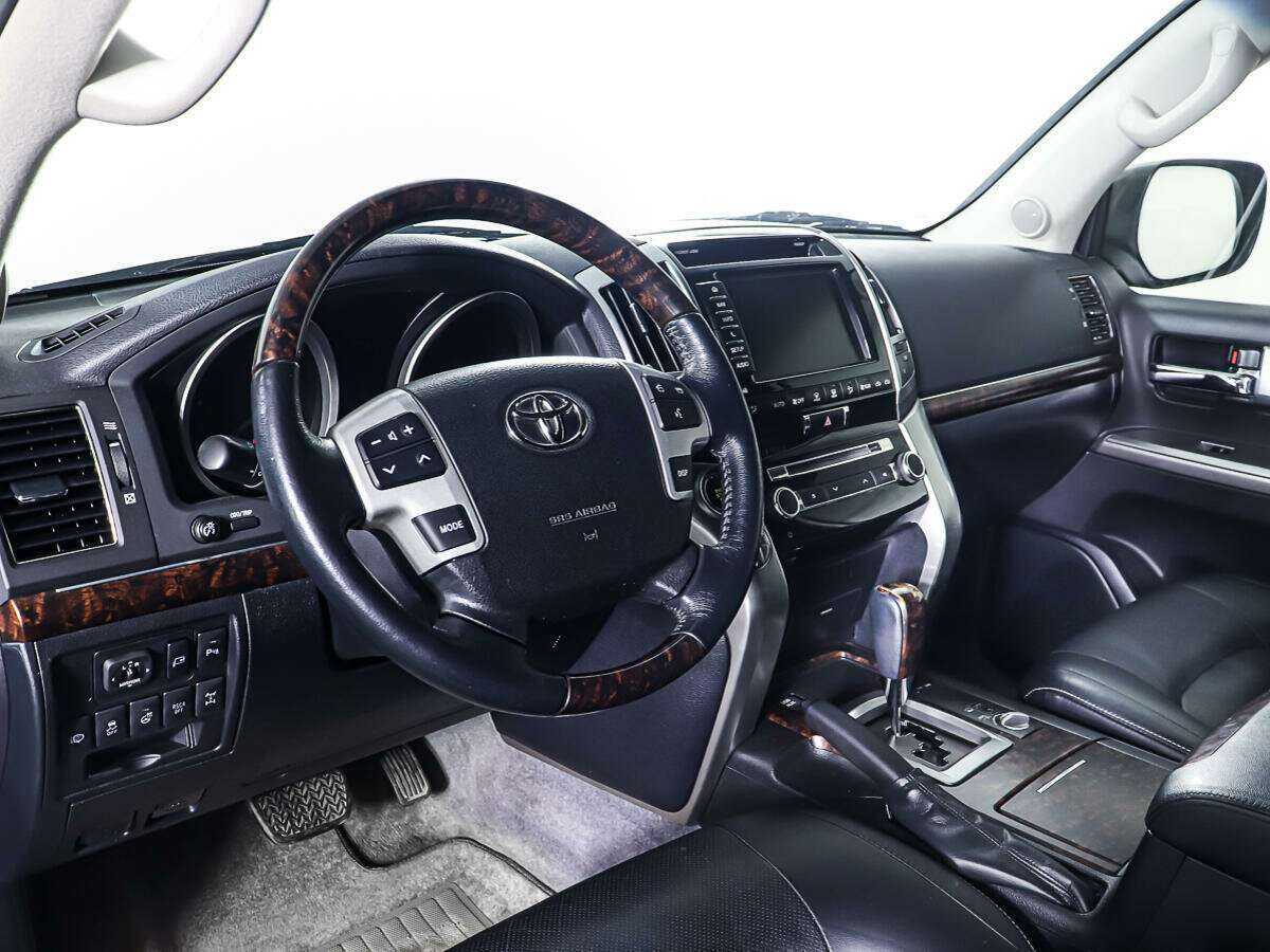 Toyota Land Cruiser 2012 года с пробегом. Фото: #12