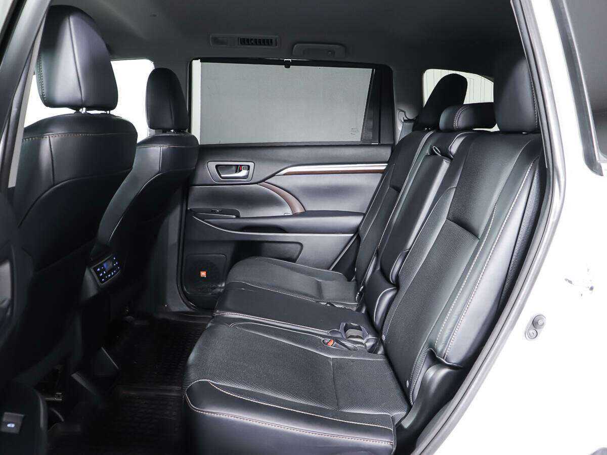 Toyota Highlander 2015 года с пробегом. Фото: #9