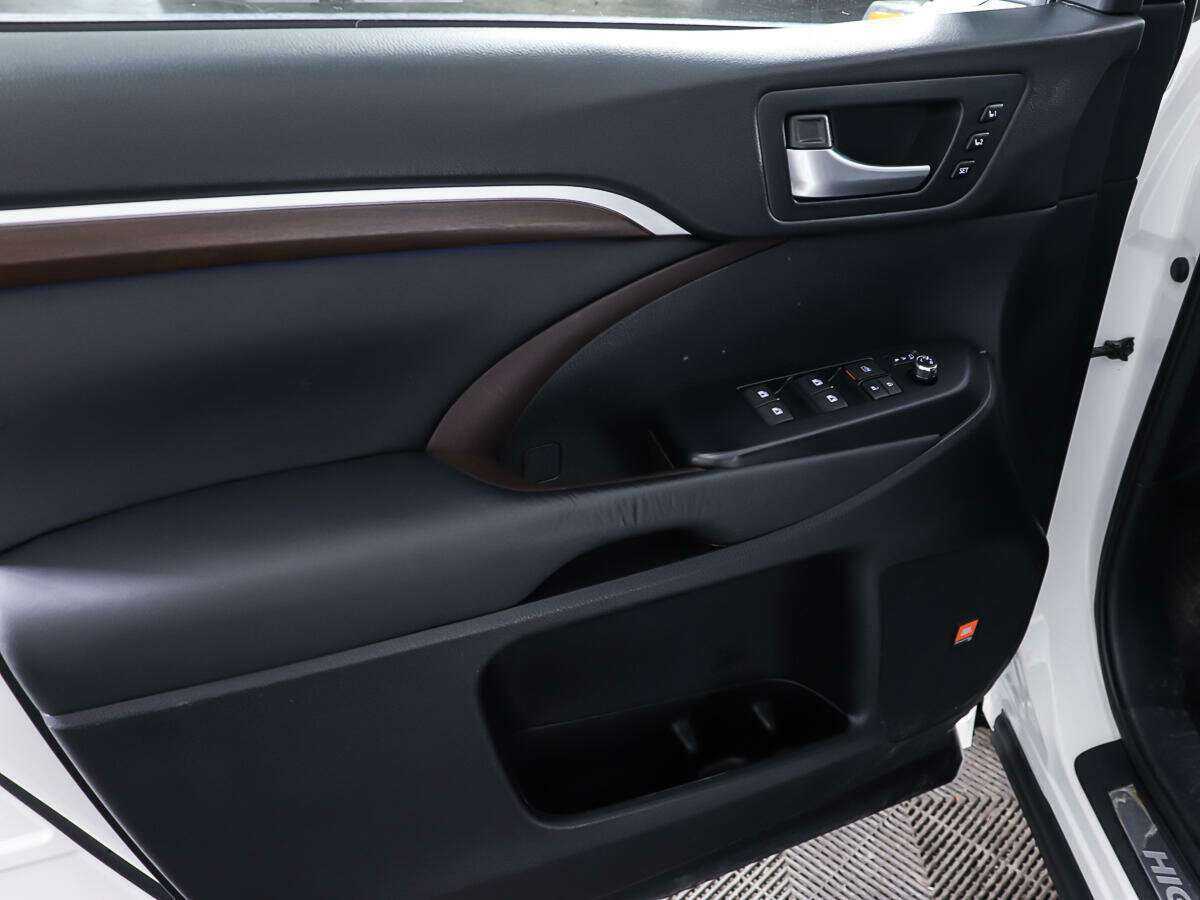 Toyota Highlander 2015 года с пробегом. Фото: #18