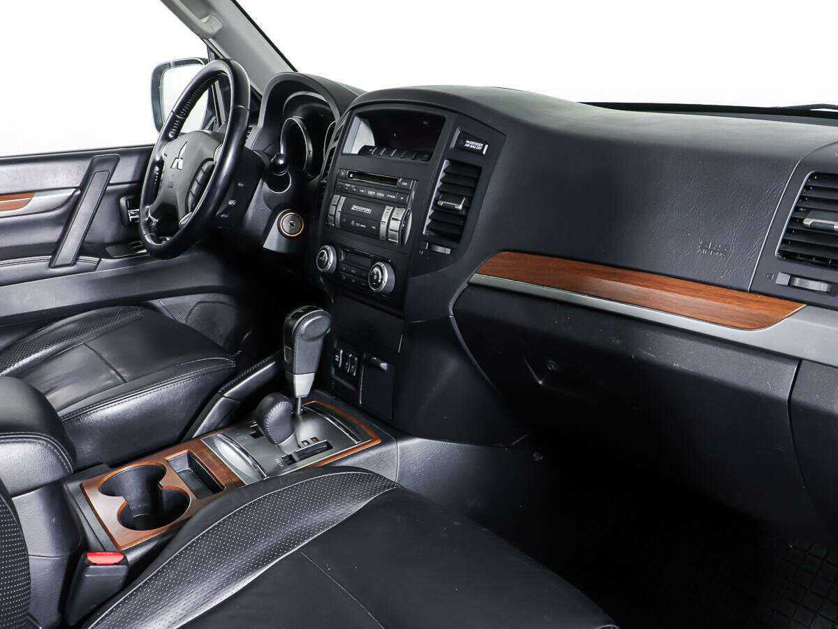 Mitsubishi Pajero 2008 года с пробегом. Фото: #7