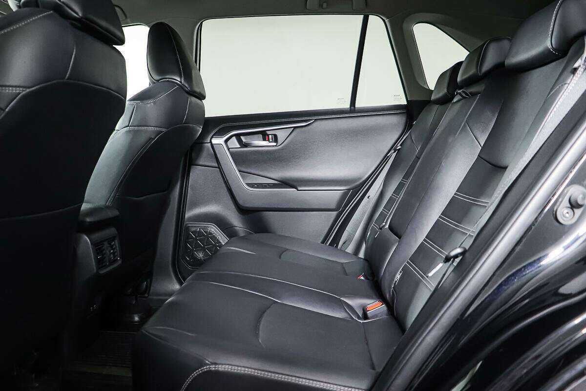 Toyota RAV4 2020 года с пробегом. Фото: #9