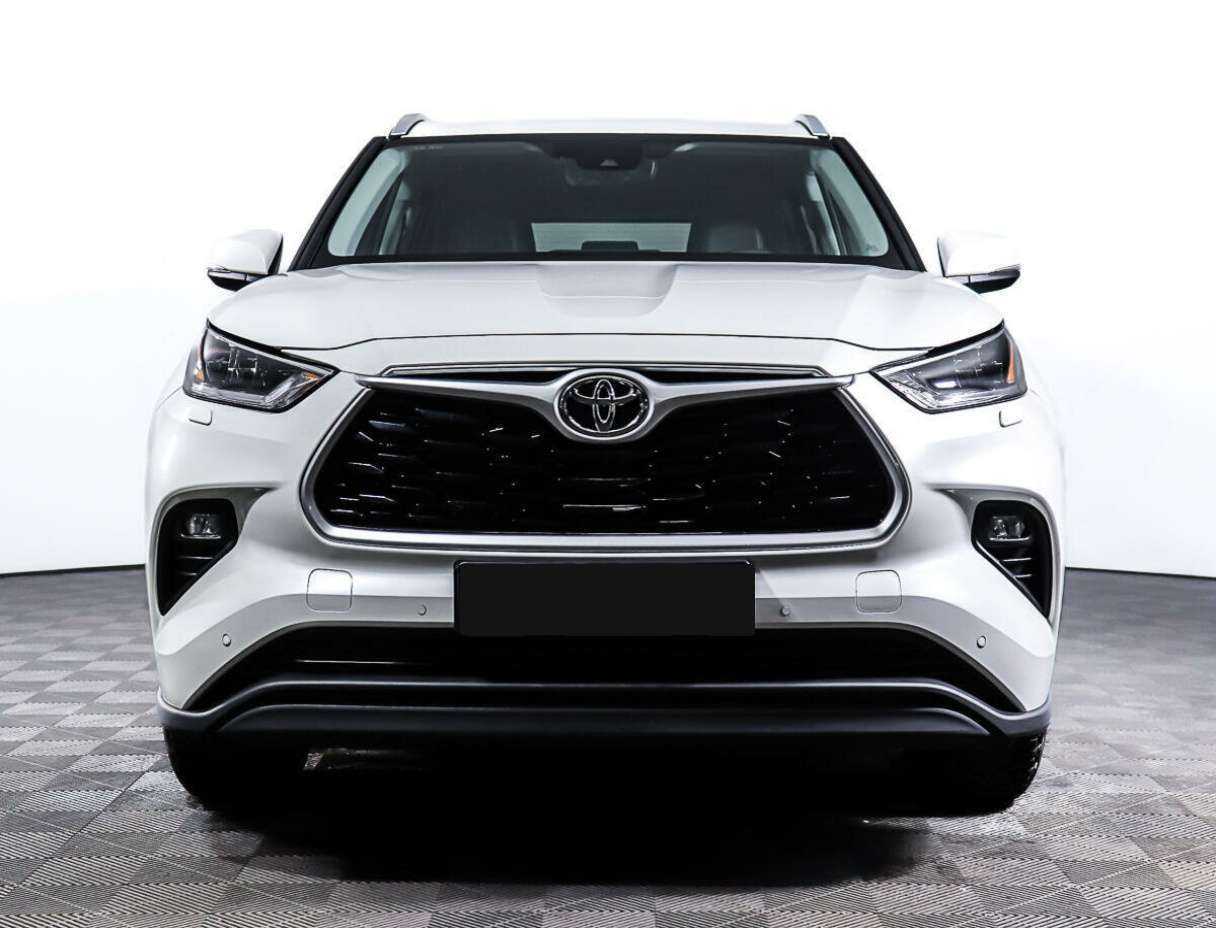 Toyota Highlander 2021 года с пробегом. Фото: #1