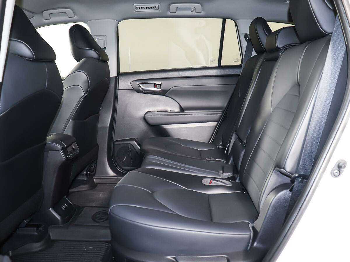 Toyota Highlander 2021 года с пробегом. Фото: #9