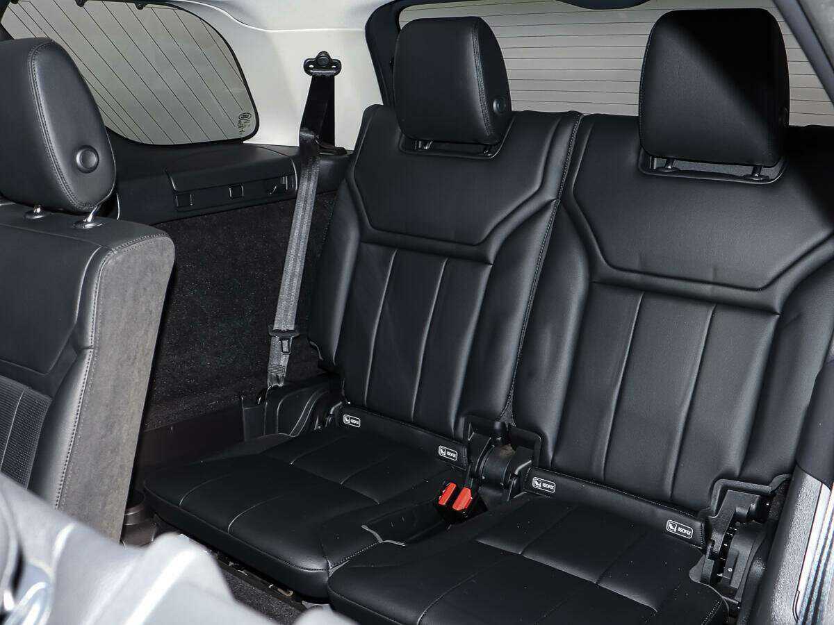 Land Rover Discovery 2018 года с пробегом. Фото: #10