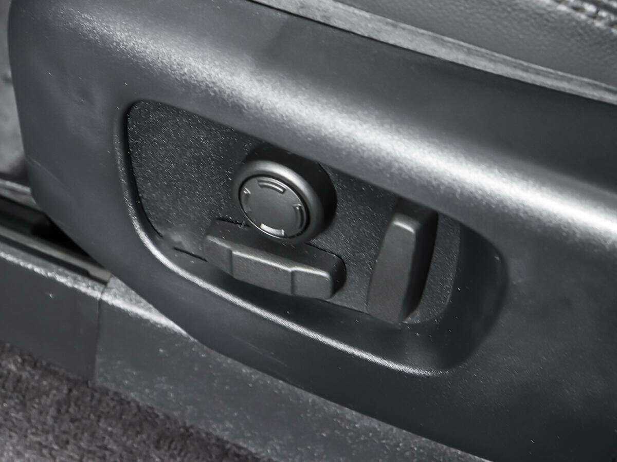 Land Rover Discovery 2018 года с пробегом. Фото: #17