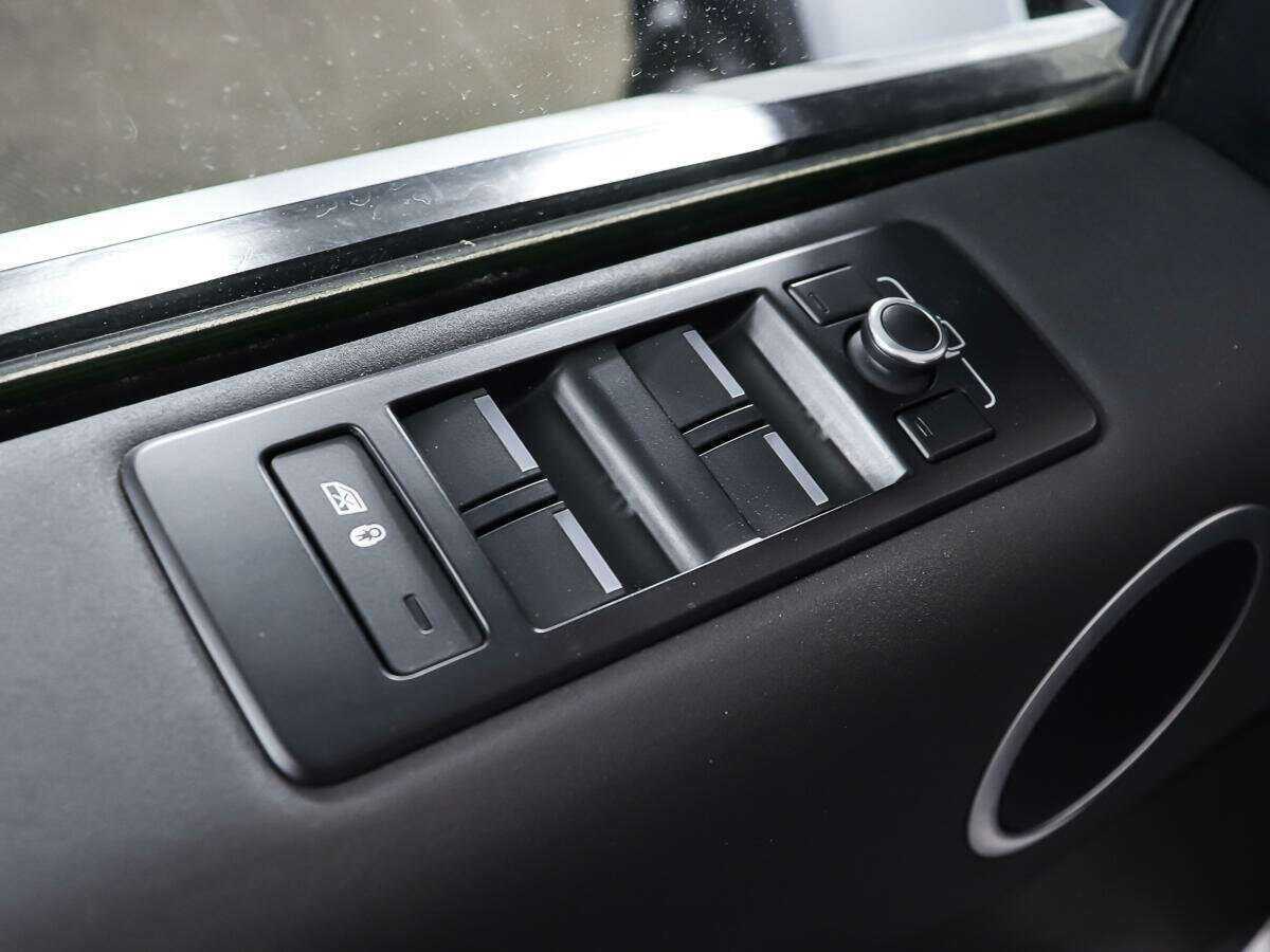 Land Rover Discovery 2018 года с пробегом. Фото: #18