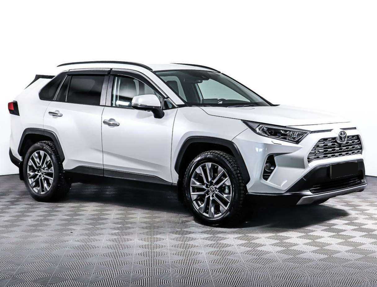 Toyota RAV4 2021 года с пробегом. Фото: #2