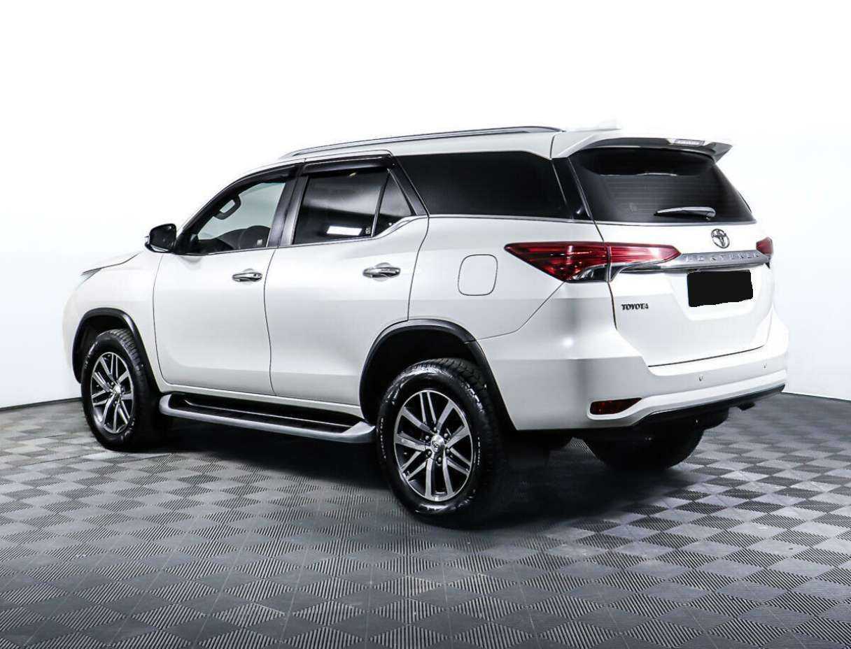 Toyota Fortuner 2017 года с пробегом. Фото: #6