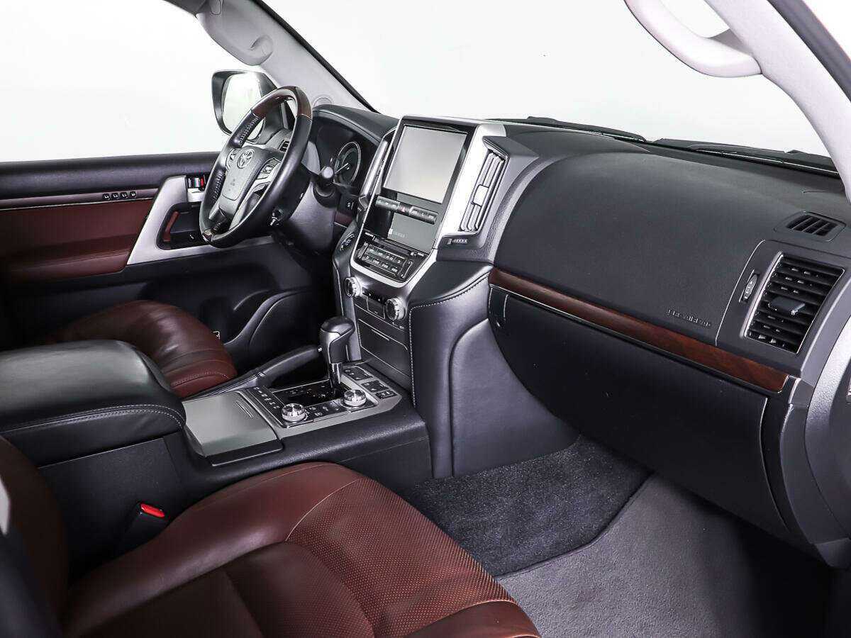 Toyota Land Cruiser 2016 года с пробегом. Фото: #10