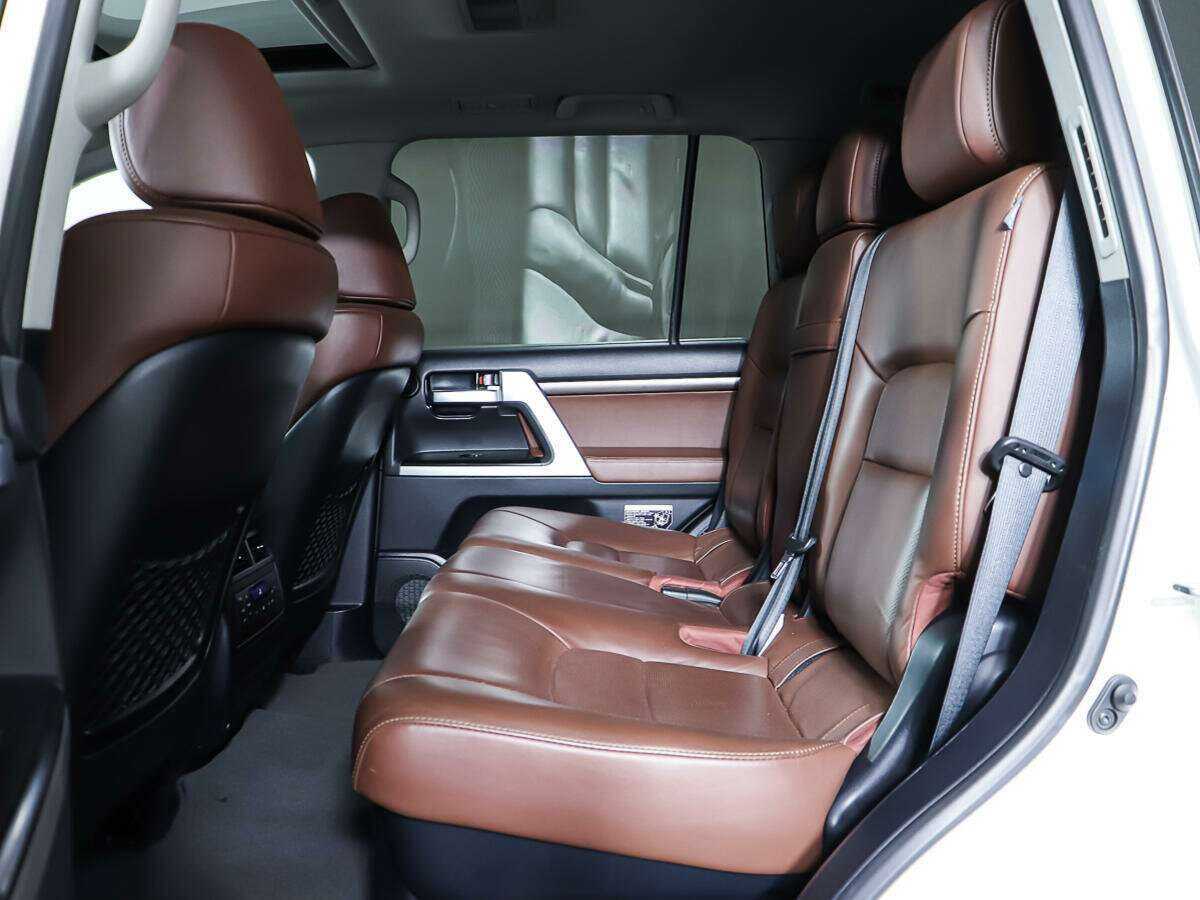 Toyota Land Cruiser 2016 года с пробегом. Фото: #11