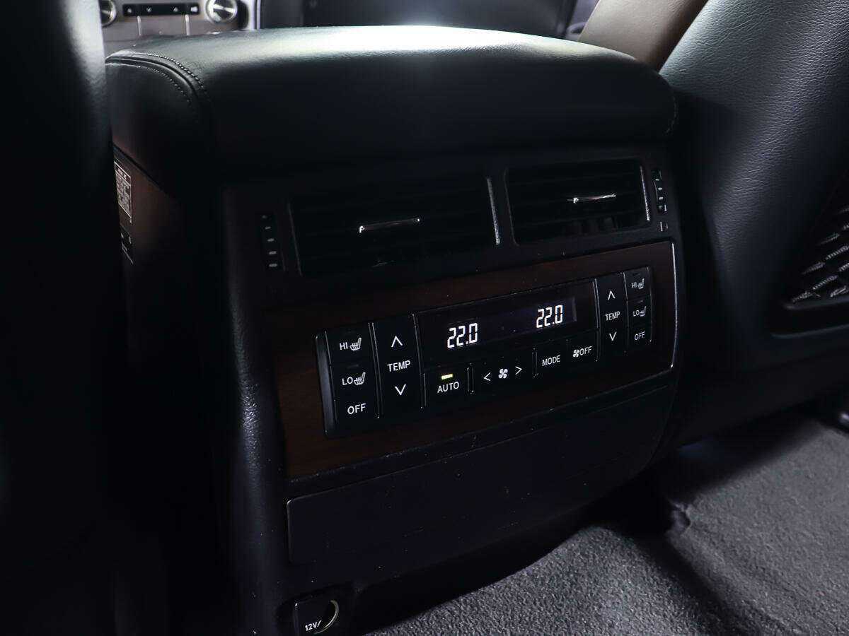 Toyota Land Cruiser 2016 года с пробегом. Фото: #17