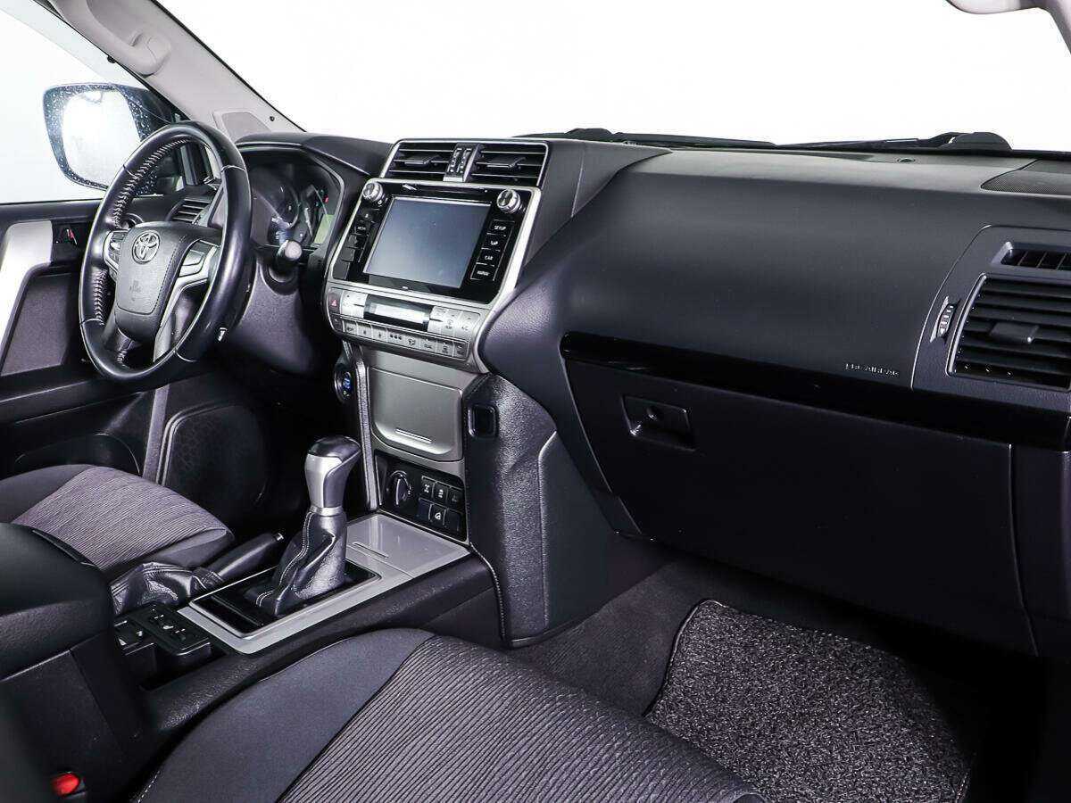 Toyota Land Cruiser Prado 2017 года с пробегом. Фото: #8