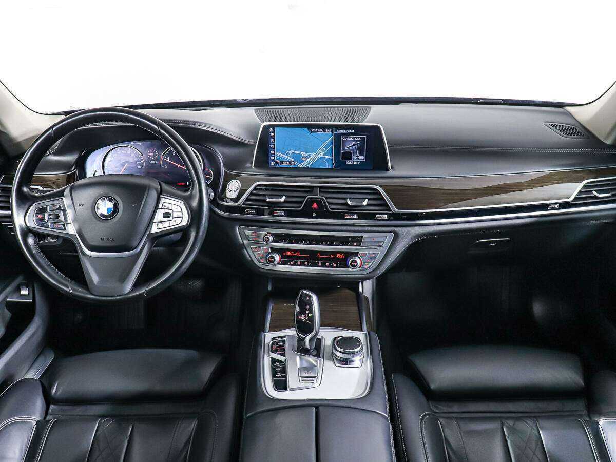 BMW 7 серии 2016 года с пробегом. Фото: #10