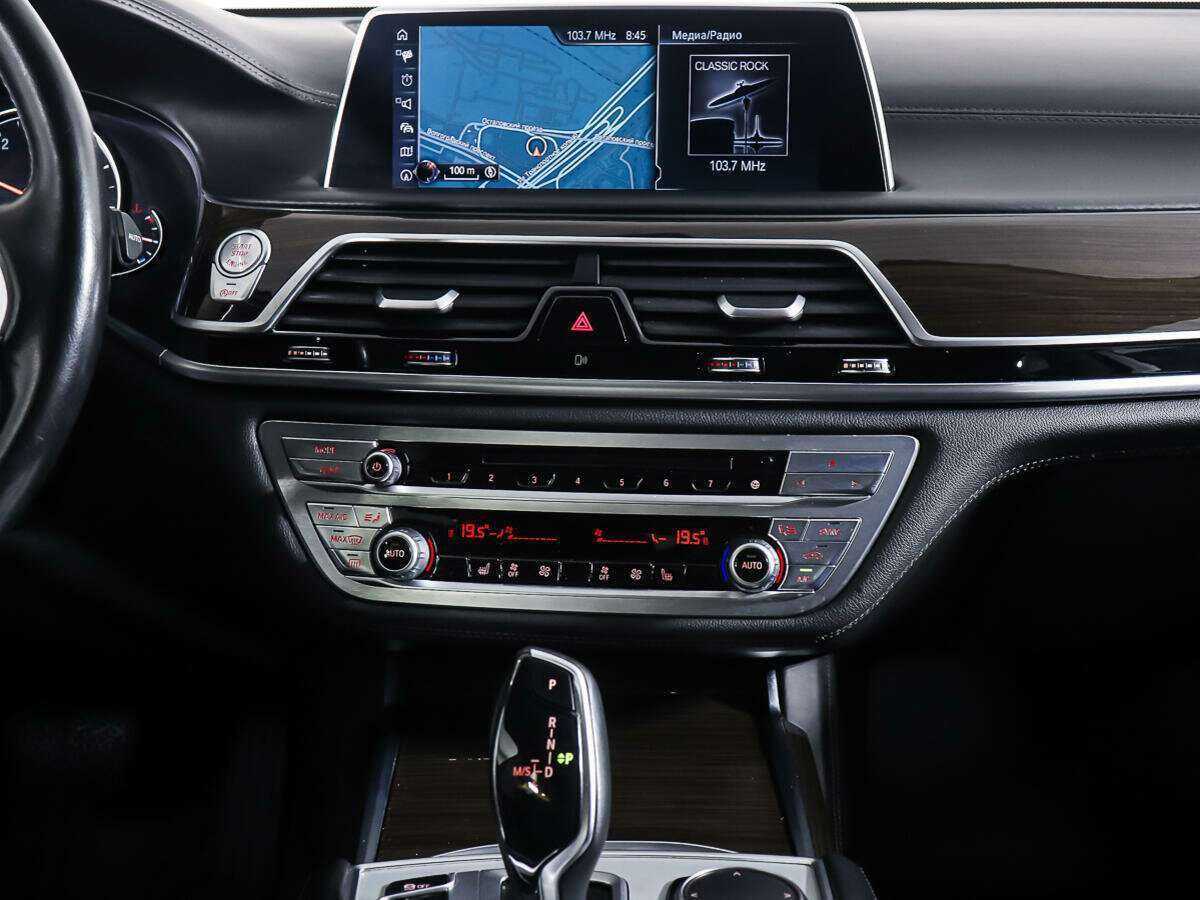 BMW 7 серии 2016 года с пробегом. Фото: #11