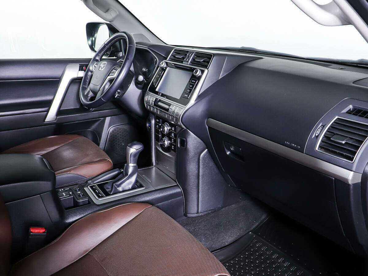 Toyota Land Cruiser Prado 2017 года с пробегом. Фото: #8