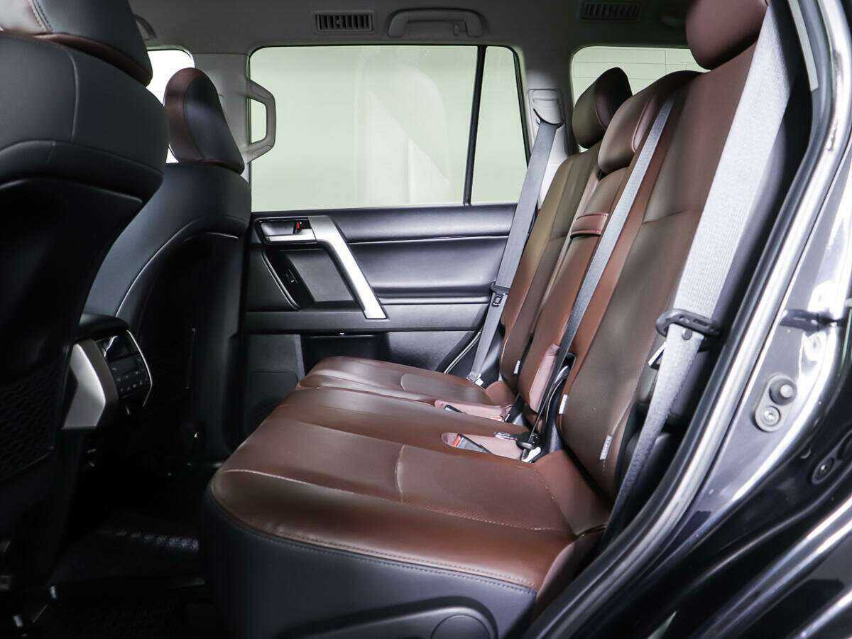 Toyota Land Cruiser Prado 2017 года с пробегом. Фото: #9