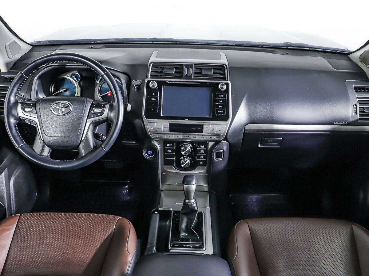 Toyota Land Cruiser Prado 2017 года с пробегом. Фото: #10