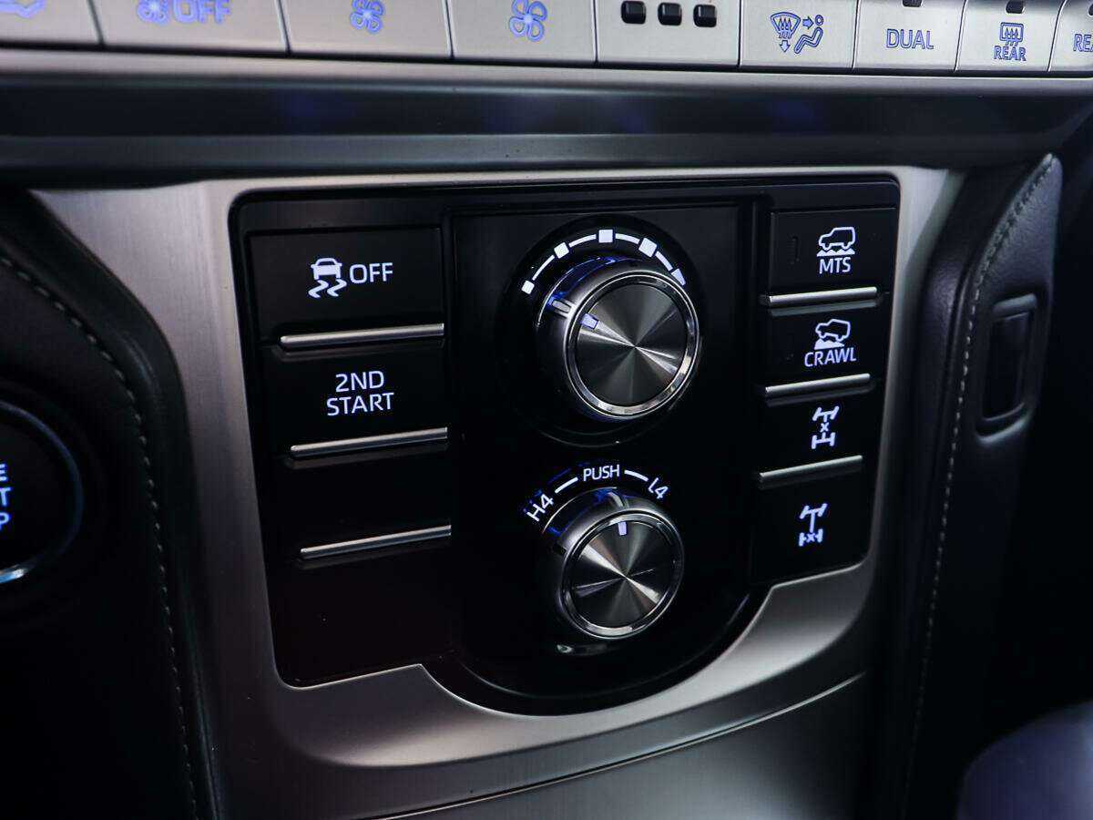 Toyota Land Cruiser Prado 2017 года с пробегом. Фото: #18