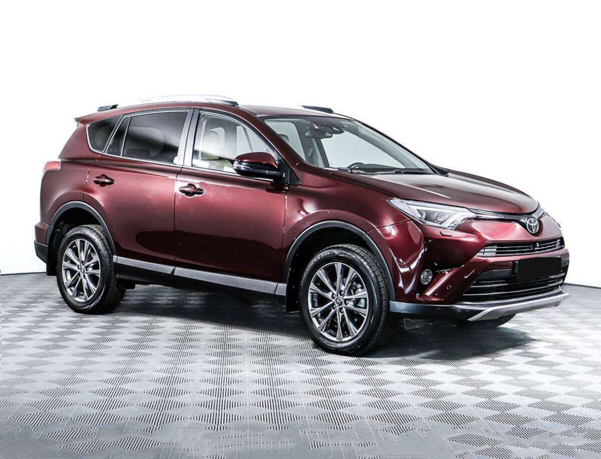 Toyota RAV4 2018 года с пробегом. Фото: #2
