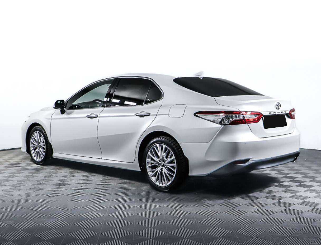 Toyota Camry 2018 года с пробегом. Фото: #6
