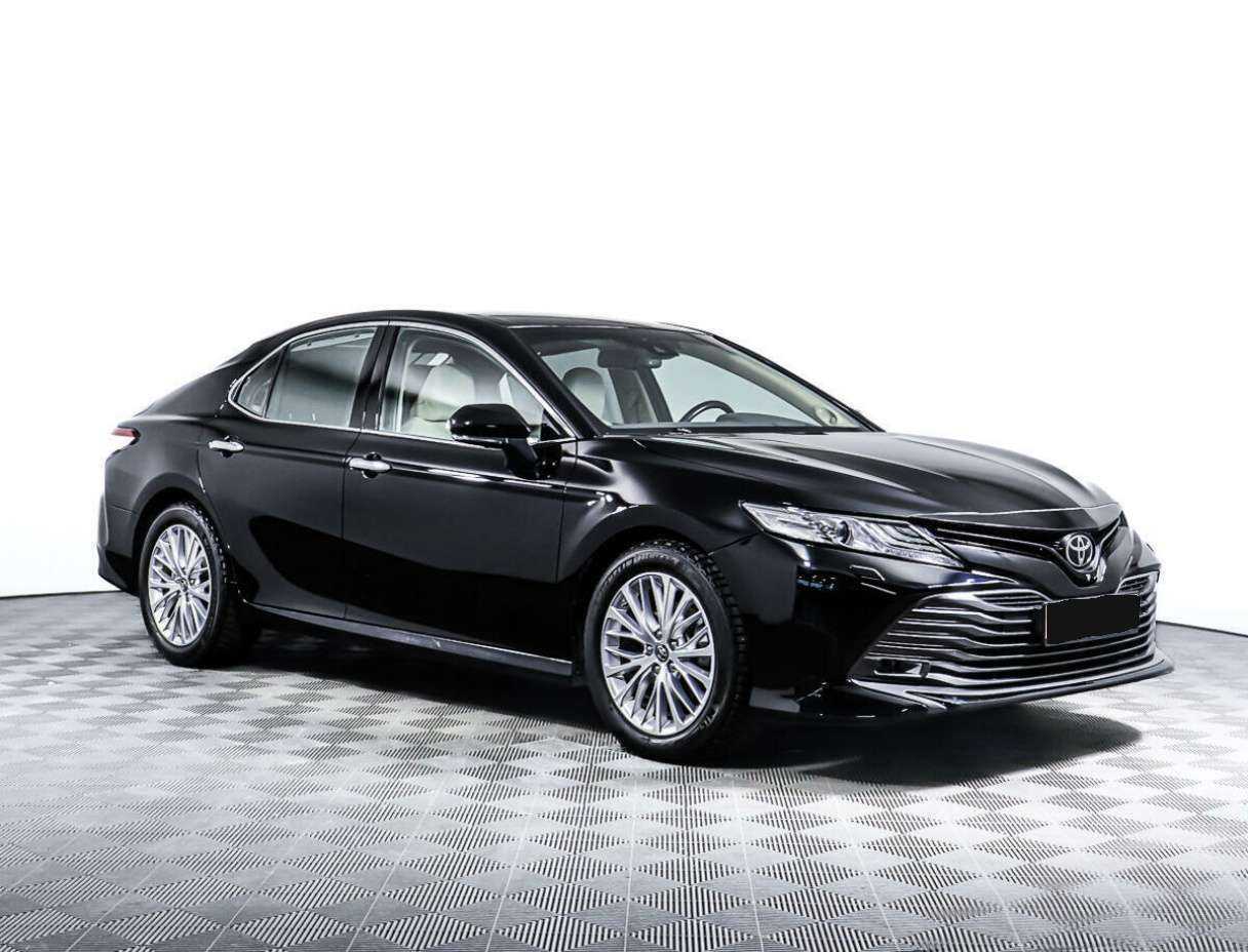 Toyota Camry 2018 года с пробегом. Фото: #2