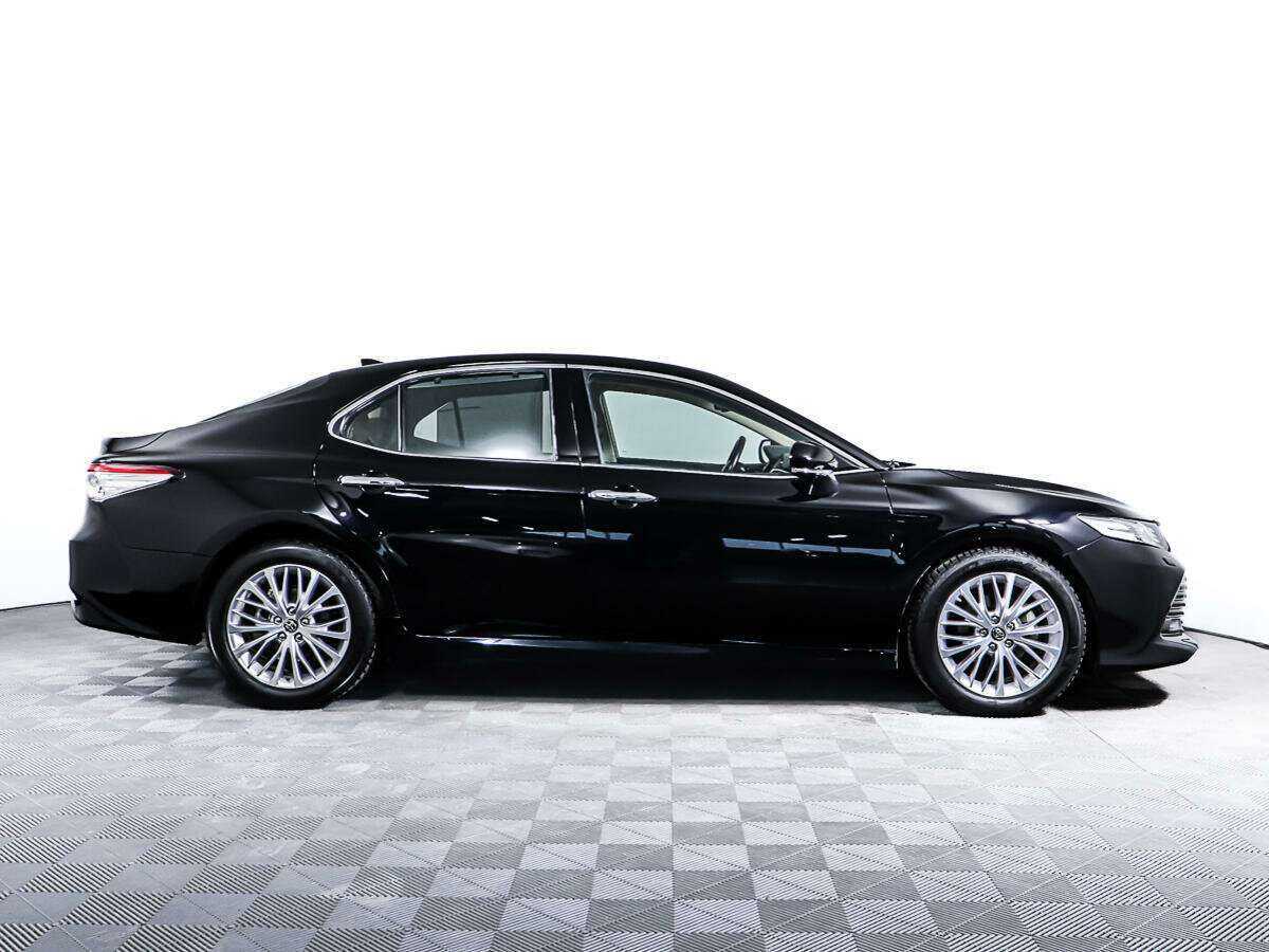 Toyota Camry 2018 года с пробегом. Фото: #3