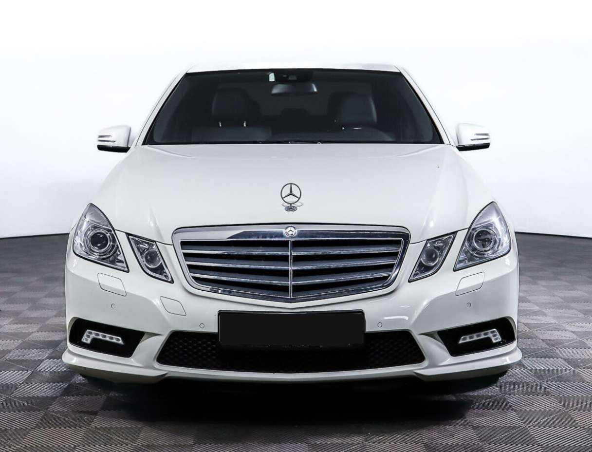 Mercedes-Benz E-Класс 2010 года с пробегом. Фото: #1