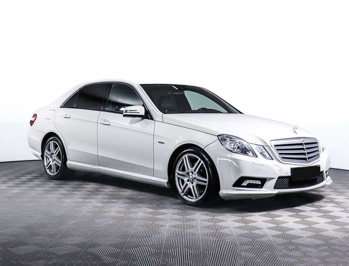 Mercedes-Benz E-Класс 2010 года с пробегом. Фото: #2