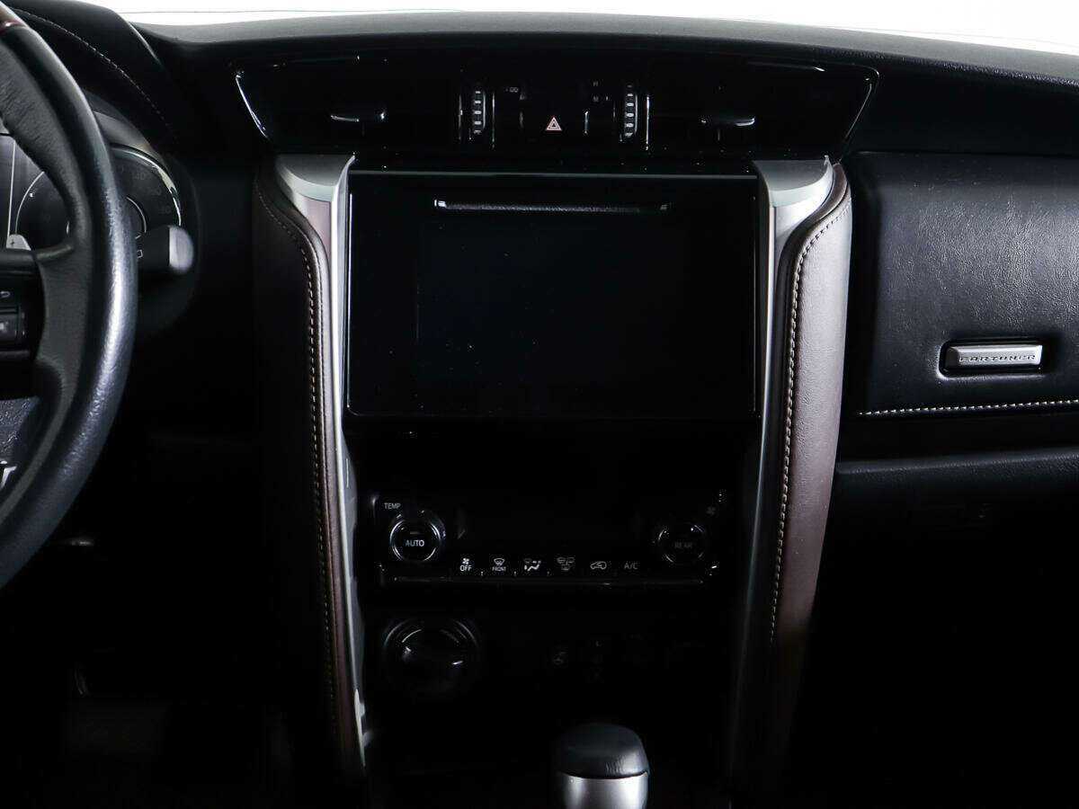 Toyota Fortuner 2017 года с пробегом. Фото: #10