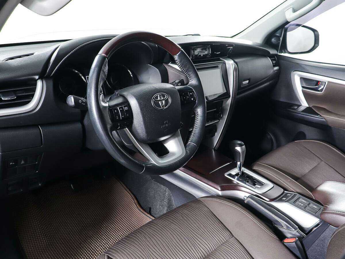 Toyota Fortuner 2017 года с пробегом. Фото: #11