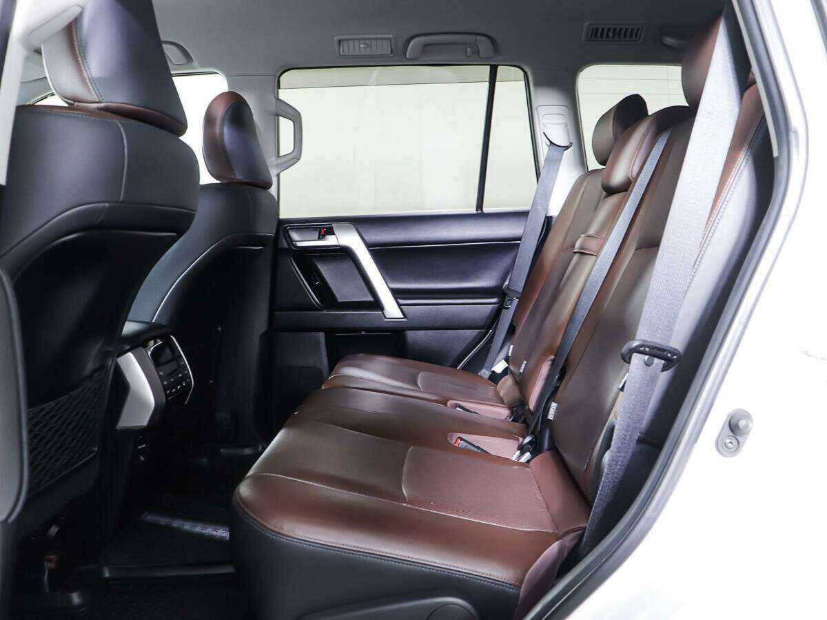 Toyota Land Cruiser Prado 2017 года с пробегом. Фото: #8