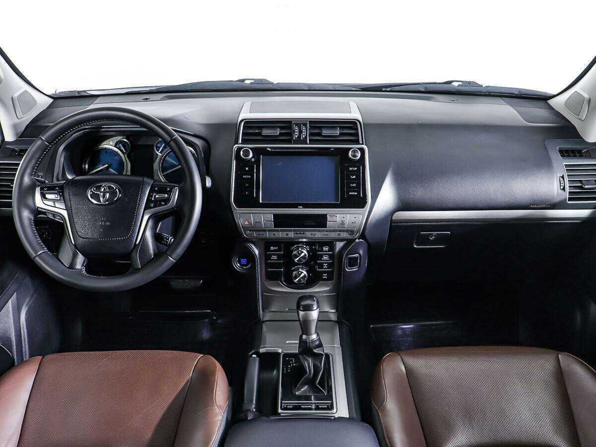 Toyota Land Cruiser Prado 2017 года с пробегом. Фото: #9