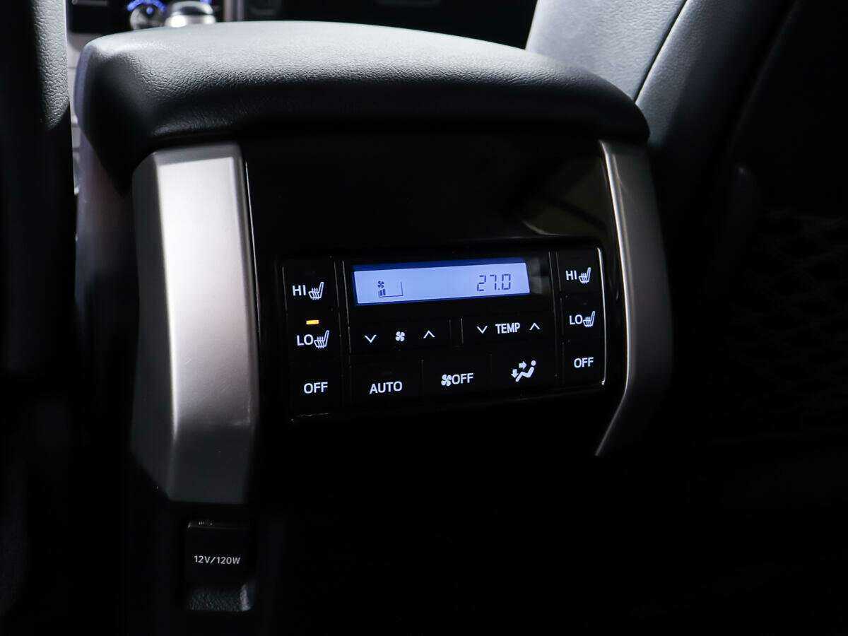 Toyota Land Cruiser Prado 2017 года с пробегом. Фото: #17