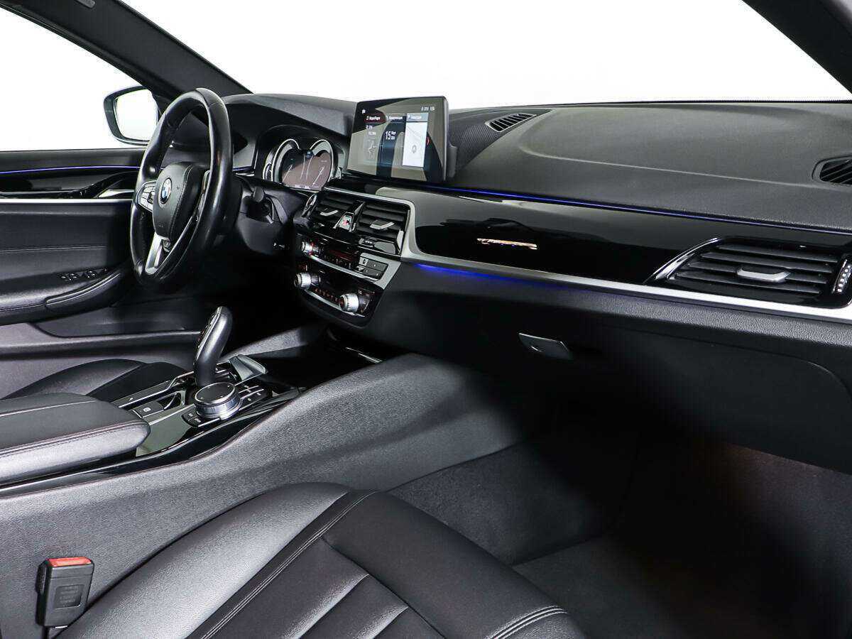BMW 5 серии 2017 года с пробегом. Фото: #10