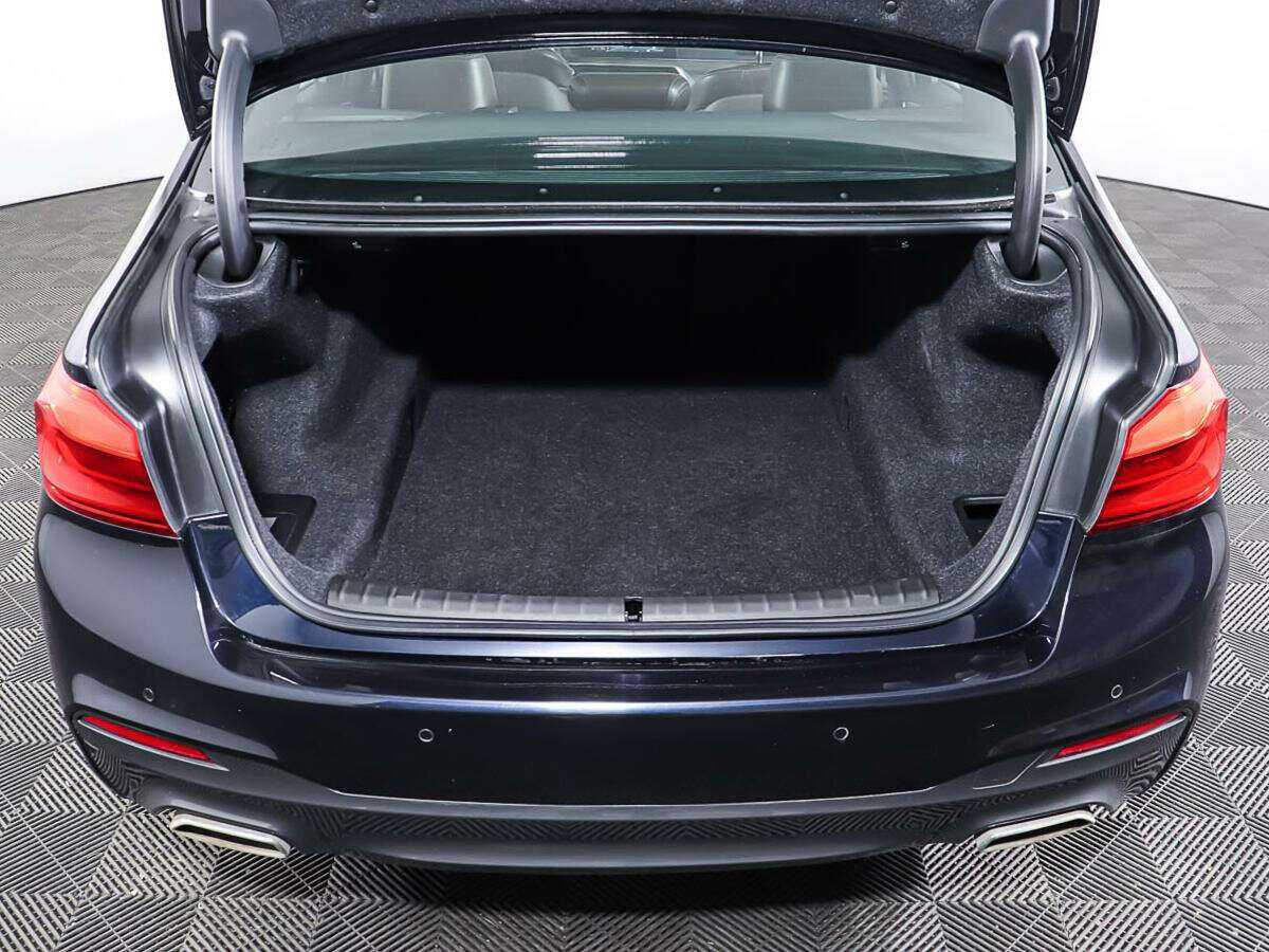 BMW 5 серии 2017 года с пробегом. Фото: #9