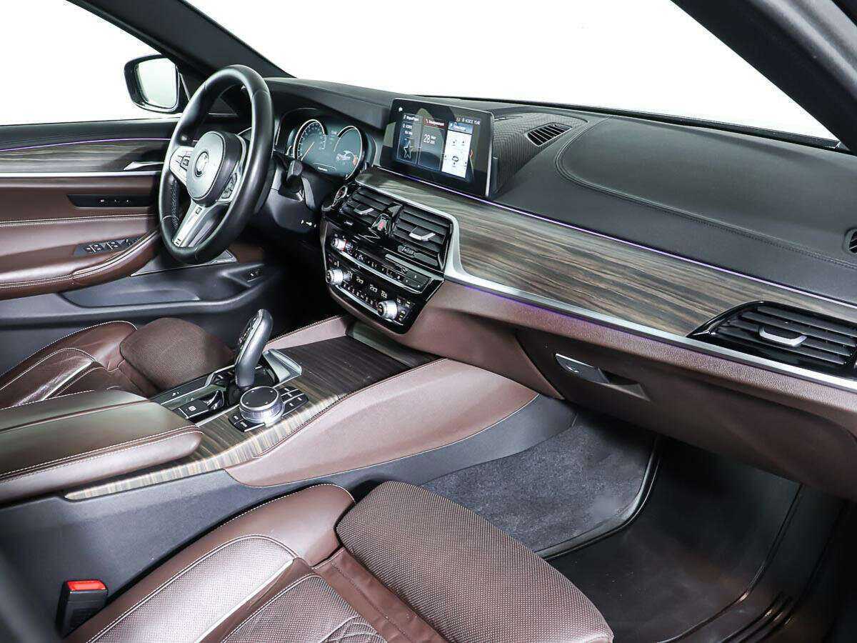 BMW 5 серии 2017 года с пробегом. Фото: #10