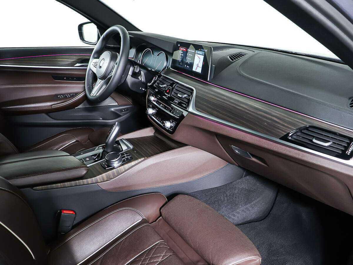 BMW 5 серии 2017 года с пробегом. Фото: #10