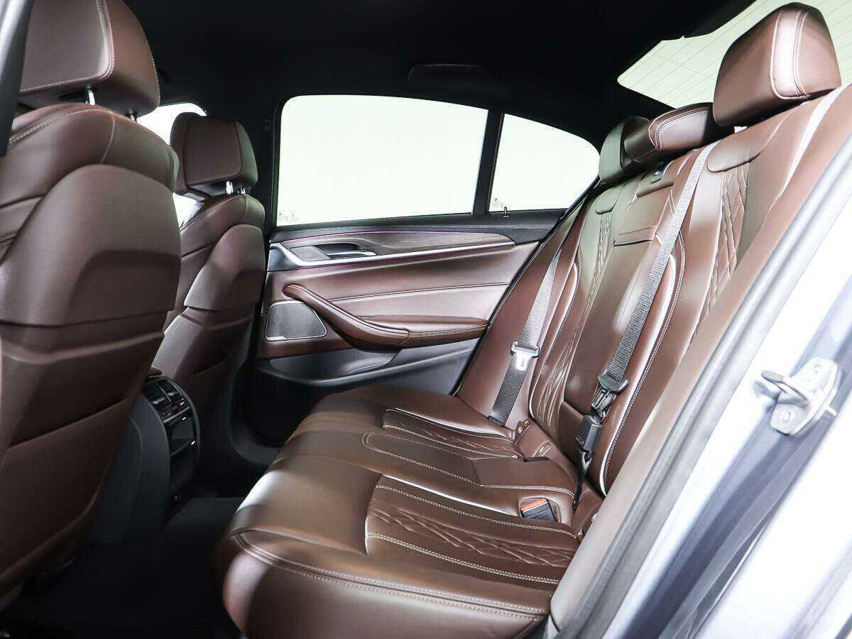 BMW 5 серии 2017 года с пробегом. Фото: #11